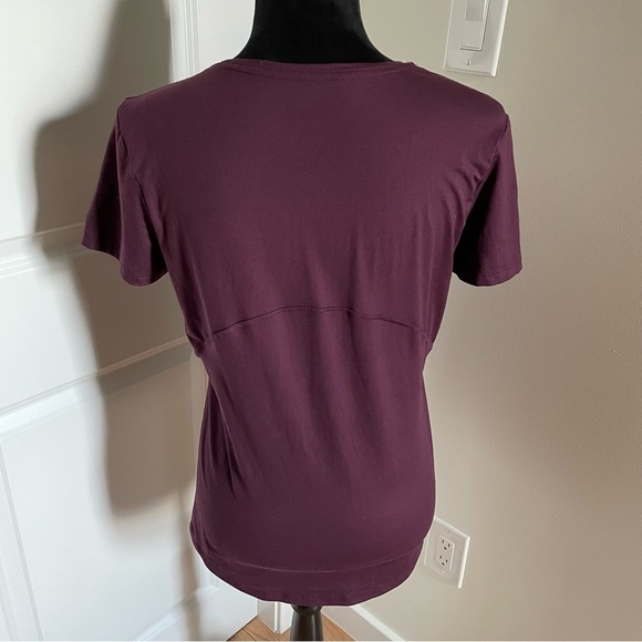 Athleta Burgundy Stretch Short Sleeve Limitless Tee T-Shirt 352706 EUC Size M - Picture 4 of 10